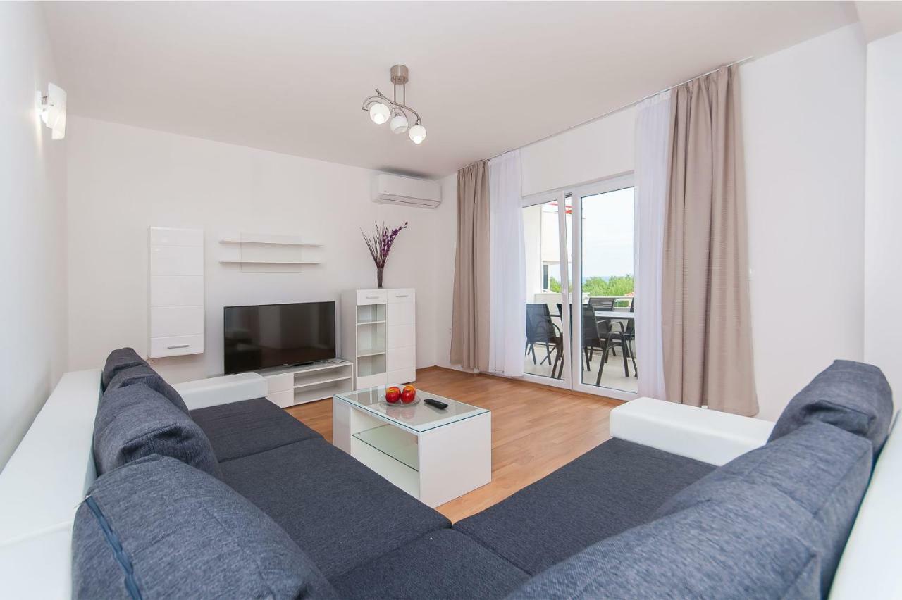 Apartman Mira- Omiš Exteriör bild